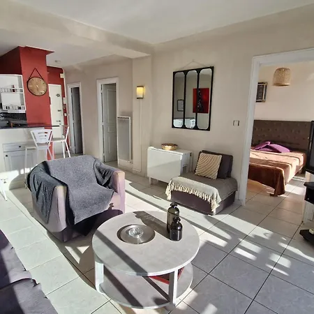 Apartment 2 Pieces Climatise Centre Avec Parking Et Balcon - Fr-1-780-70 *
