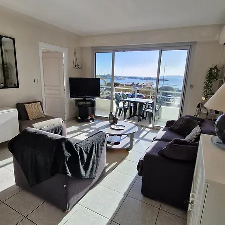 Apartment 2 Pieces Climatise Centre Avec Parking Et Balcon - Fr-1-780-70 *