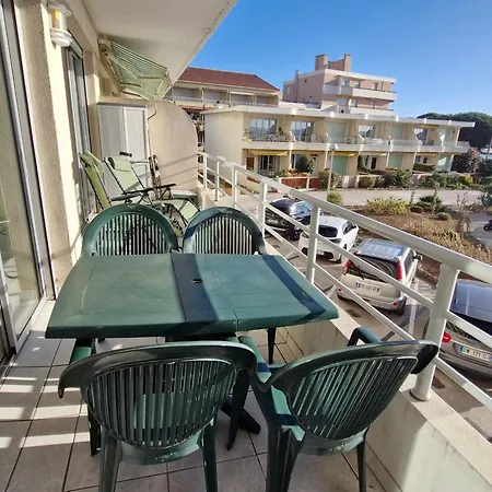 2 Pieces Climatise Centre Avec Parking Et Balcon - Fr-1-780-70
