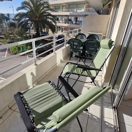 2 Pieces Climatise Centre Avec Parking Et Balcon - Fr-1-780-70